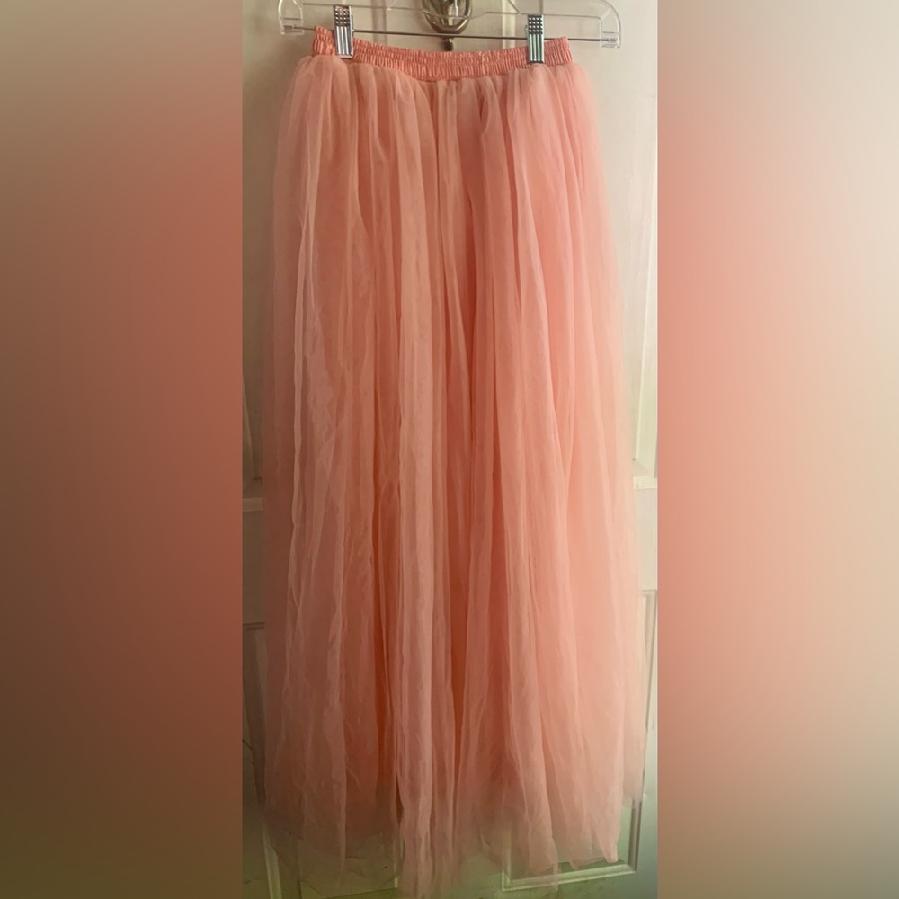Women’s maxi tulle skirt.
